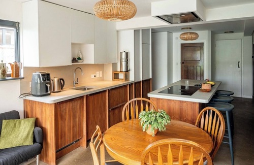 Leyton Maison | Rustic 4BD Family Retreat in Leafy Leyton