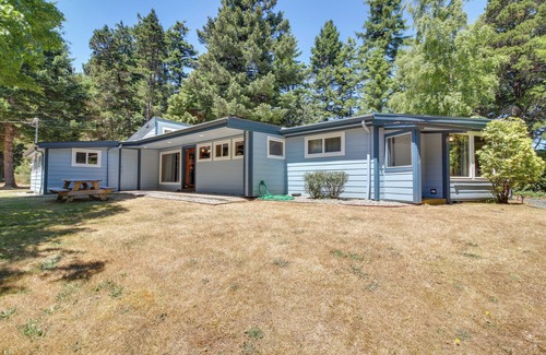 Bandon Cottage | Rustic Bandon Log Cabin on 5 Acres of Woodlands!