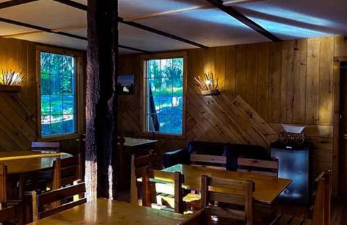 Golden Hôtel | Rustic Beaverfoot Lodge Room N5