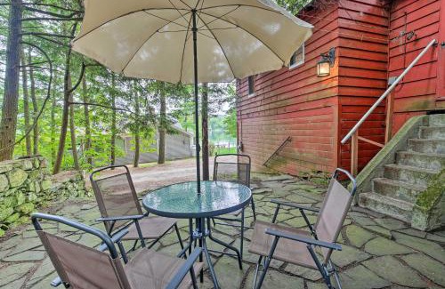 Great Barrington Maison | Rustic Berkshires Cottage at Lake Buel with Kayaks!