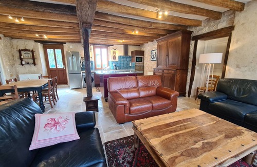 Etrechet Cottage | Maison Berrichonne avec Jardin et Fibre - 4 Chambres, Accessible PMR, Accueil Cavaliers