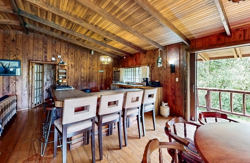 San Jose De La Montana Cabine | Rustic Cabin W/ High-Speed WiFi, Full Kitchen, Great Views, Large Deck & More