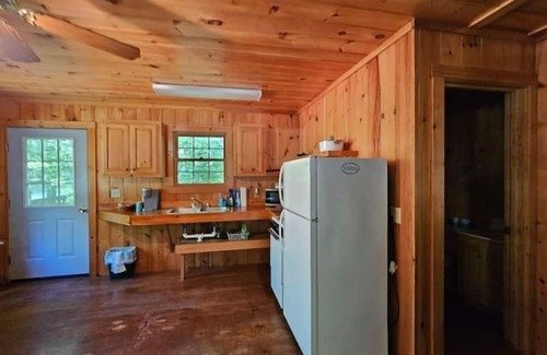 Wolfeboro Cabine | Rustic Cabin in the Woods YellowBirch 1
