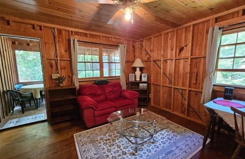 Wolfeboro Cabine | Rustic Cabin in the Woods YellowBirch 1