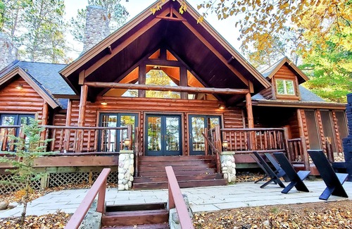 Hackensack Maison | Rustic Cabin Retreat on Webb Lake