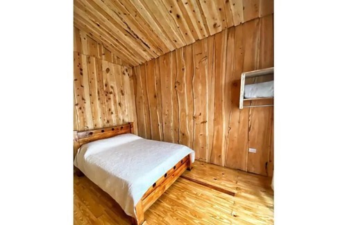 Fraijanes Cabine | Rustic Cabin with a Great View
