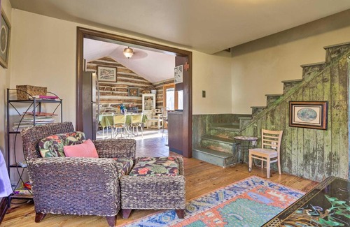 Linden Maison | Rustic Cabin with Mtn Views, Deck and Fire Pit!