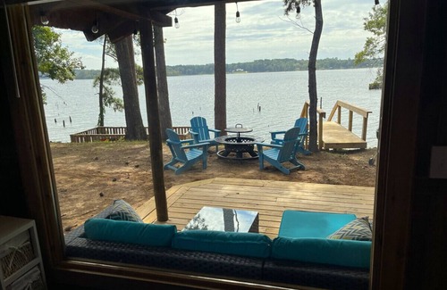 Hemphill Cabine | Rustic Cedar Waterfront Cabin 8 on Toledo Bend