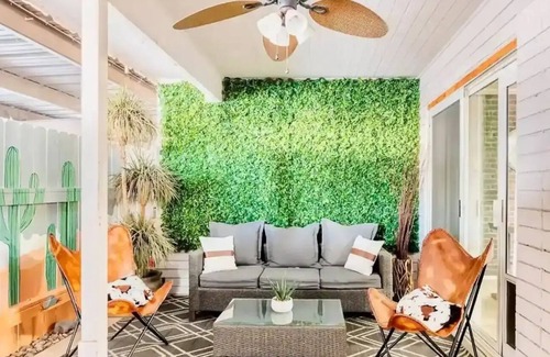 Security Acres Maison | Rustic Charm in Old Town Scottsdale