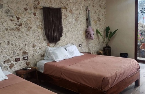 Chichen Itza - Valladolid Lit Et Petit-Déjeuner | Rustic charm in the heart of valladolid: with regional decoration and hammock