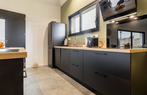 Nort-sur-Erdre Cottage | Gîte Familial Rénové, Proche Canal, Terrasse, Jardin, et Verger Commun, à 20 km de Nantes