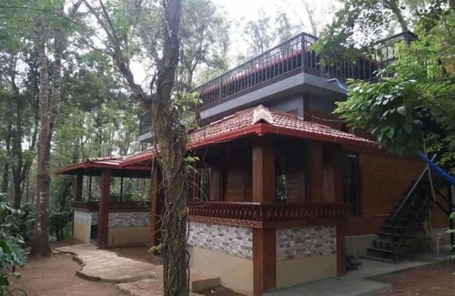 Kaimane Maison | Rustic Charm Wayanad - Interlocked (Entire studio)