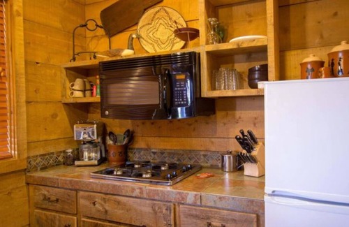 Panguitch Cabine | Rustic Chic Barn Cabin Retreat in the Heart of Nature, Rustic Chic Barn Cabin Retreat