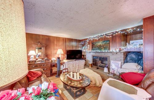 West Mifflin Maison | Rustic Chic Retreat 4 Mi to Kennywood!