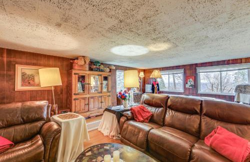 West Mifflin Maison | Rustic Chic Retreat 4 Mi to Kennywood!