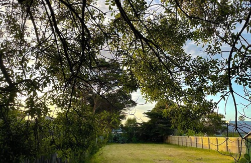 Safety Beach Cottage | Rustic cottage by the sea