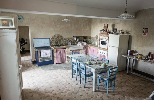 Camerano Maison | Cottage rustique avec jacuzzi et piscine, dans le vert Monferrato d'Asti
