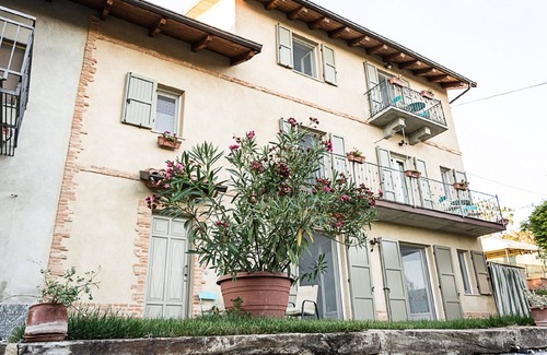 Camerano Maison | Cottage rustique avec jacuzzi et piscine, dans le vert Monferrato d'Asti