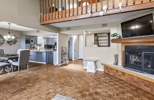 Umatilla Maison | Rustic Enchanted Forest- A Nature Lover’s Retreat with lake, pool, and hot tub