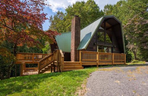 Fancy Gap Maison | Rustic Fancy Gap Vacation Rental with Fire Pit