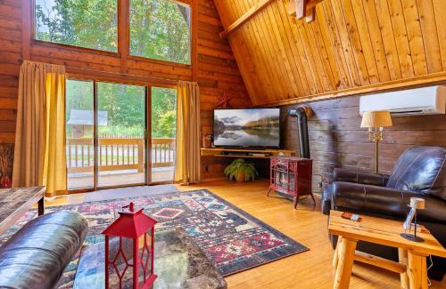 Fancy Gap Maison | Rustic Fancy Gap Vacation Rental with Fire Pit