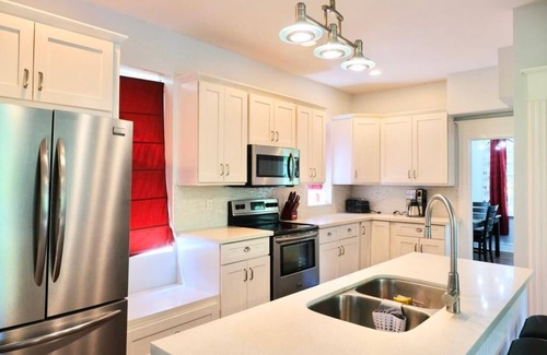 Erin Autre | Rustic Farmhouse Oasis Near Downtown Guelph, Surrounded by Nature