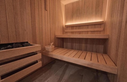 Cioplea Appartement | RUSTIC HEART - Cozy Hotel Room in Predeal