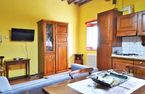 Santa Reparata Maison | Rustic Holiday Home in Citta di Castello With Swimming Pool