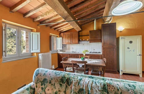 Santa Reparata Maison | Rustic Holiday Home in Citta di Castello With Swimming Pool
