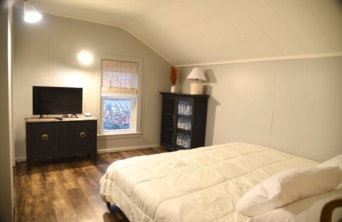 Crittenden Maison | Rustic home in Darien Center