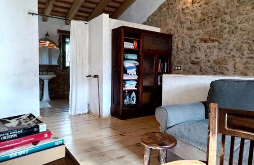 Mieras Maison | Rustic Home in Mieres near Banyoles Lake