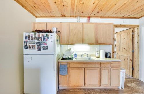 Arcade Appartement | Rustic Jefferson Retreat with Fire Pit Near Athens!