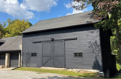 Andover Maison | Rustic Lake House - 3 King Beds near Perona Farm Wedding