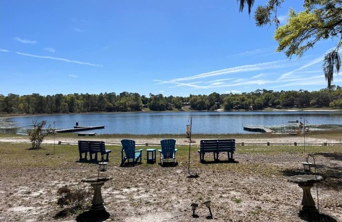 Putnam Hall Cottage | Rustic Lake View Cottage