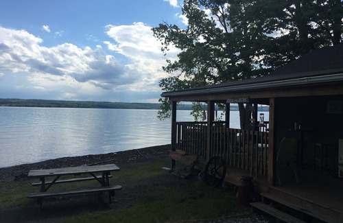 Town of Ledyard Cottage | Chalet rustique au bord du lac