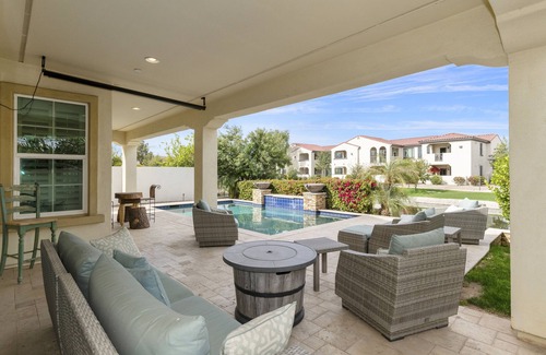 Ocotillo Maison | Rustic, lakefront Farmhouse w/ Pool, 5BR, Pets & Events allowed