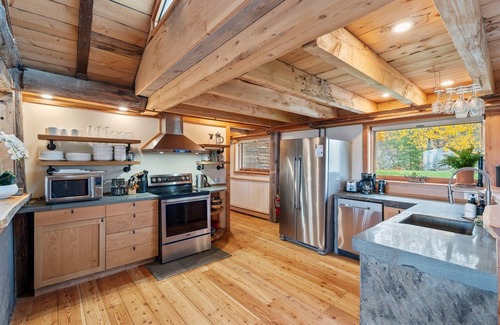 Ithaca Cabine | Rustic Luxury Near Ithaca: Private, peaceful, Beautiful views