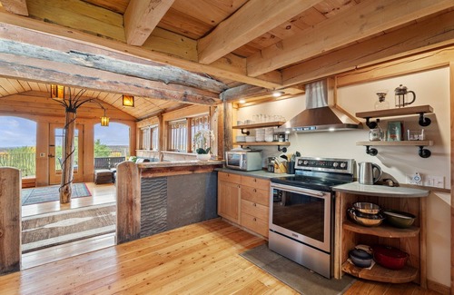 Ithaca Cabine | Rustic Luxury Near Ithaca: Private, peaceful, Beautiful views