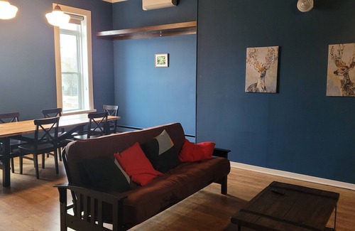 Brighton Appartement | Rustic-Meets-Modern 3BR Stay in Brighton | Walk to Shops & Parks
