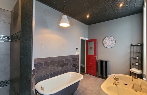 Brighton Appartement | Rustic-Meets-Modern 3BR Stay in Brighton | Walk to Shops & Parks