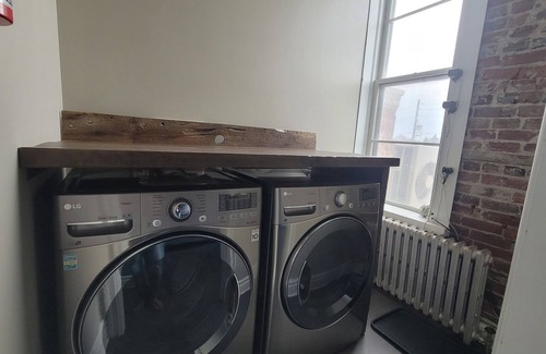 Brighton Appartement | Rustic-Meets-Modern 3BR Stay in Brighton | Walk to Shops & Parks