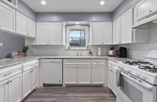 Westbury Maison | Rustic Modern Spacious home/near Nrg, Downtown, meyerland plaza