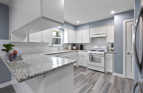 Westbury Maison | Rustic Modern Spacious home/near Nrg, Downtown, meyerland plaza