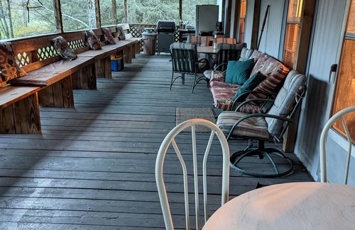 Odd Maison | Rustic Mountain Getaway w pond near outlaw HMT ATV trails