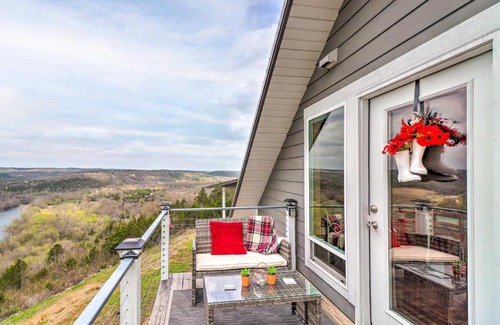 Norfork Appartement | Rustic Norfork Studio with Million Dollar View!