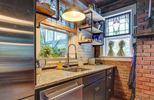 Oxford Maison | Rustic Oxford Getaway: Patio, Fireplace & More!