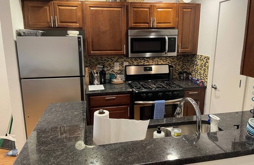 South Lamar Copropriété | Rustic Pool Front Condo with AC, High Speed Wifi in Beautiful Austin, TX