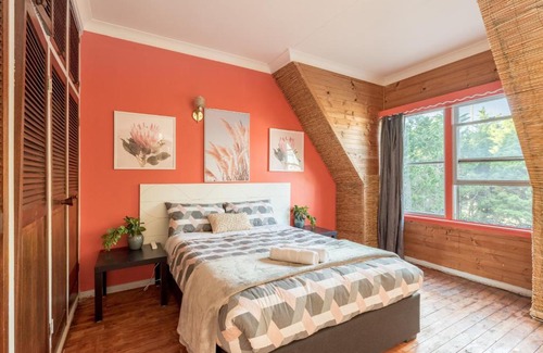 Sans Souci Maison | Rustic Private Room in Waterfront Beach Retreat 9 - SHAREHOUSE