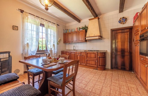 Canton Maison | Rustic refinement in the Venetian countryside, pampered by hills and beaches.