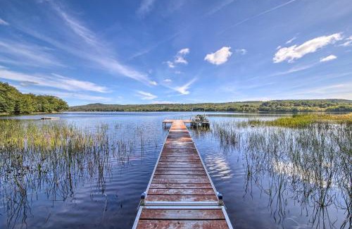 Appleton Maison | Rustic Retreat Across from Lake Family Friendly!